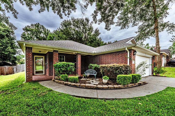 Property Photo: 273 Sunset Path S TX 77316