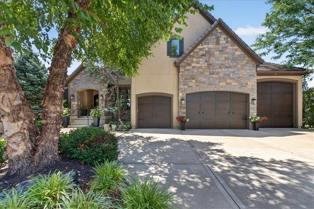 Property Photo:  12605 W 160 Street  KS 66221 