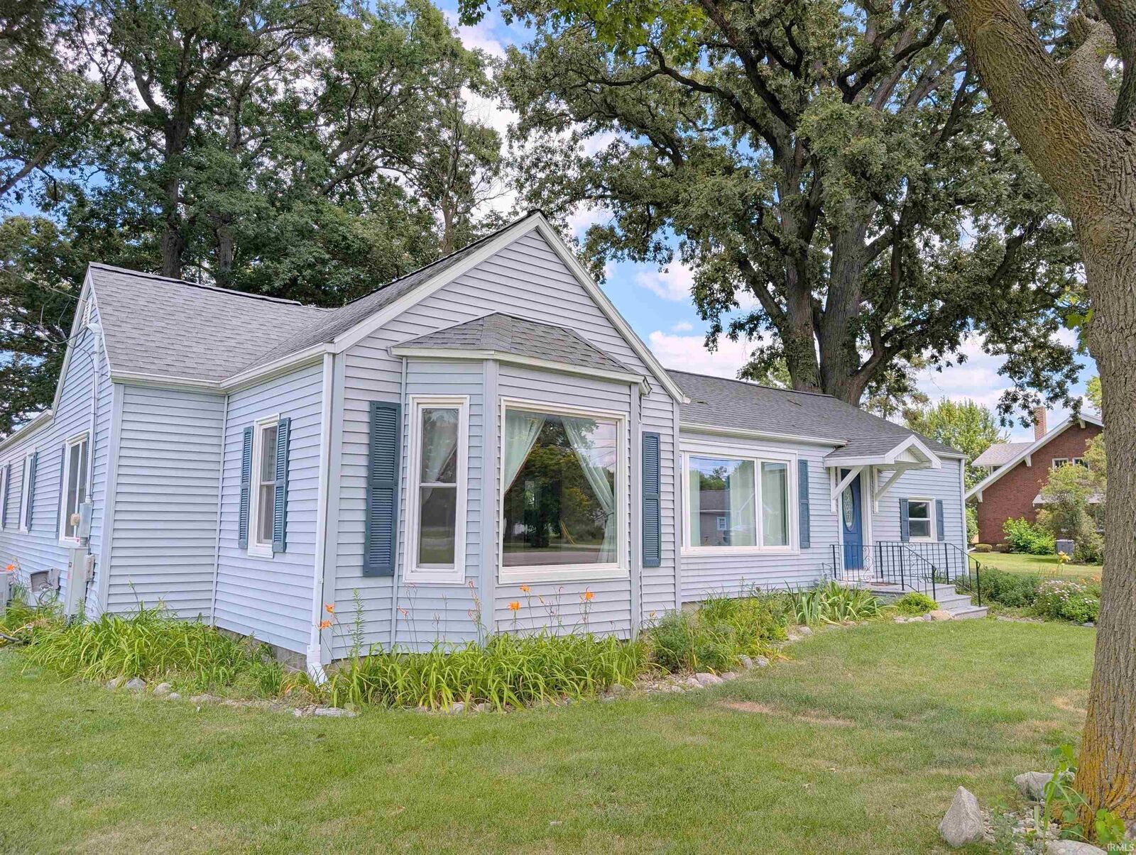 Property Photo: 1105 W Lancaster Street IN 46714