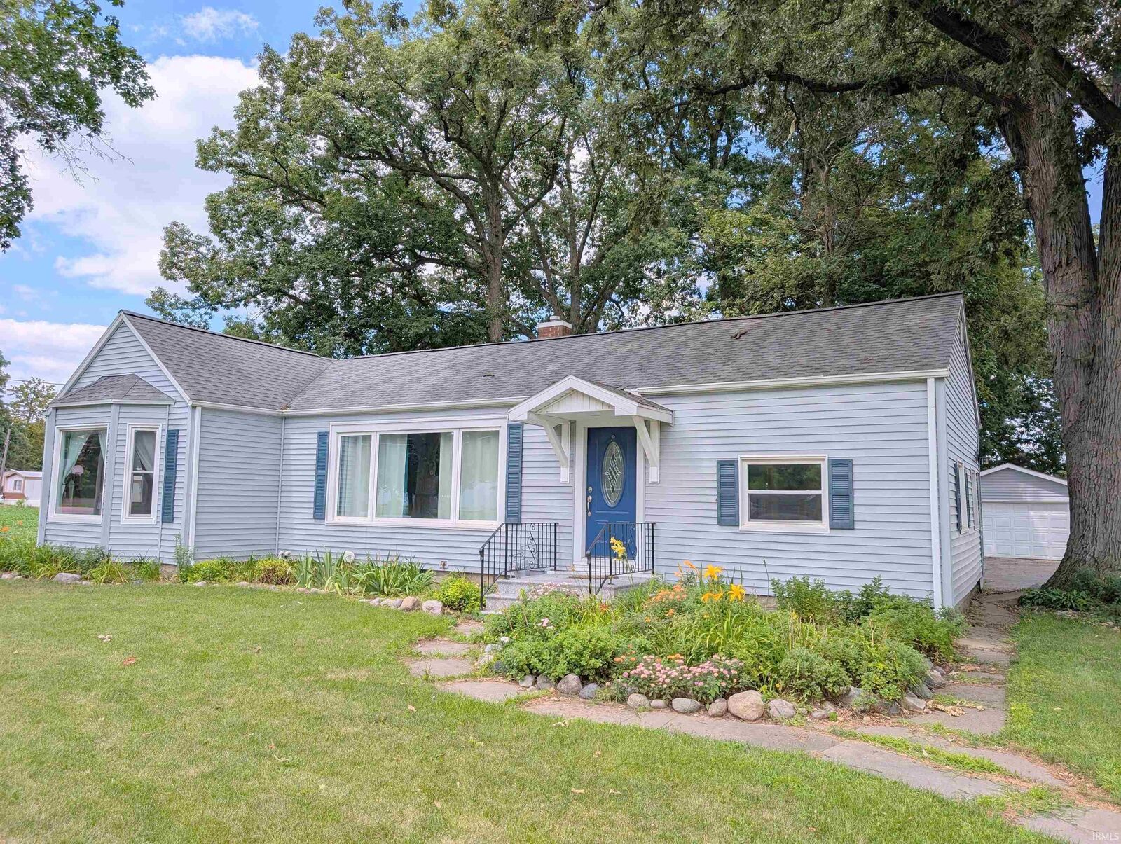 Property Photo: 1105 W Lancaster Street IN 46714
