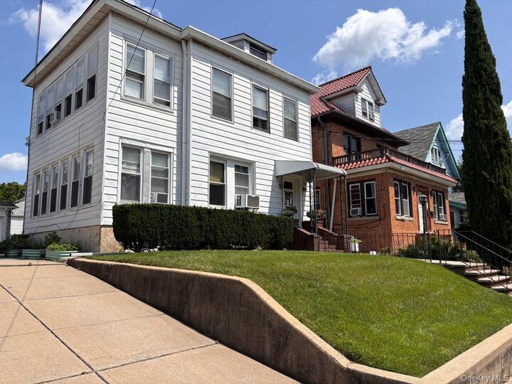 Property Photo:  150-29 86th Avenue  NY 11432 