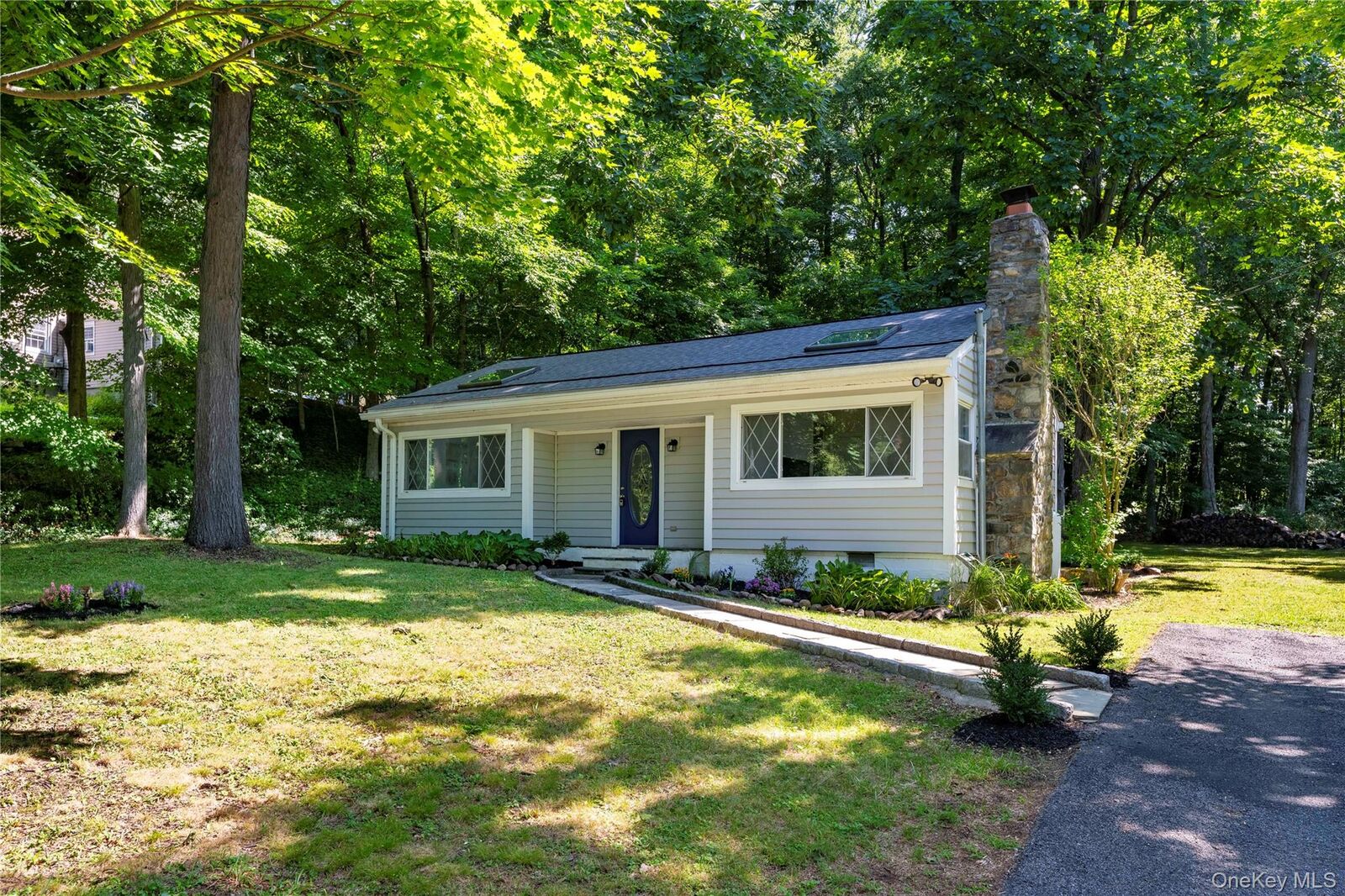 Property Photo:  6 Hemlock Trail Court  NY 10512 