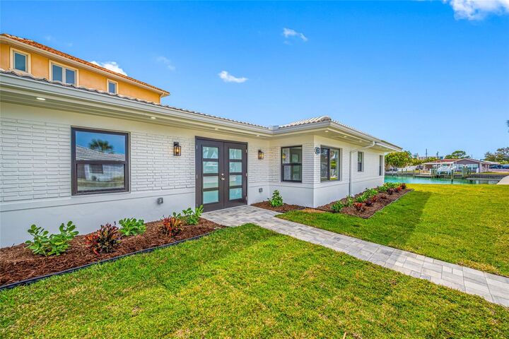 Property Photo: 370 59th Avenue FL 33706