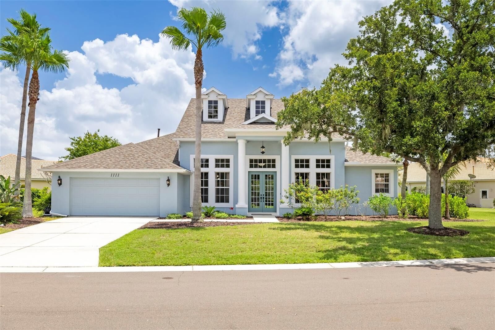 Property Photo: 1111 Brambling Court FL 34212