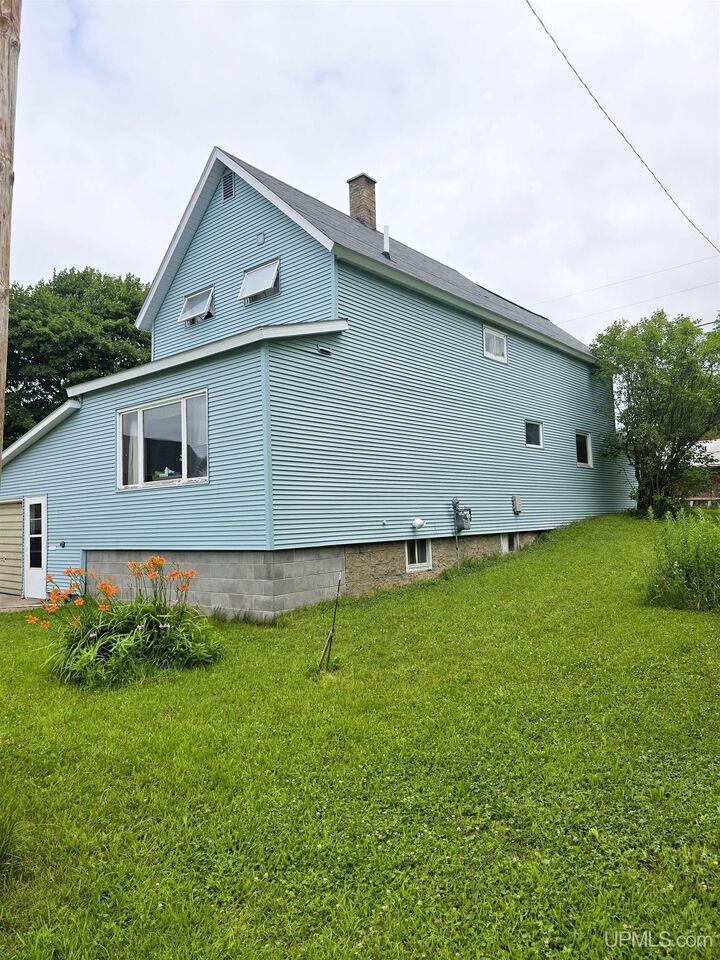 Property Photo:  56702 Hecla Street  MI 49913 