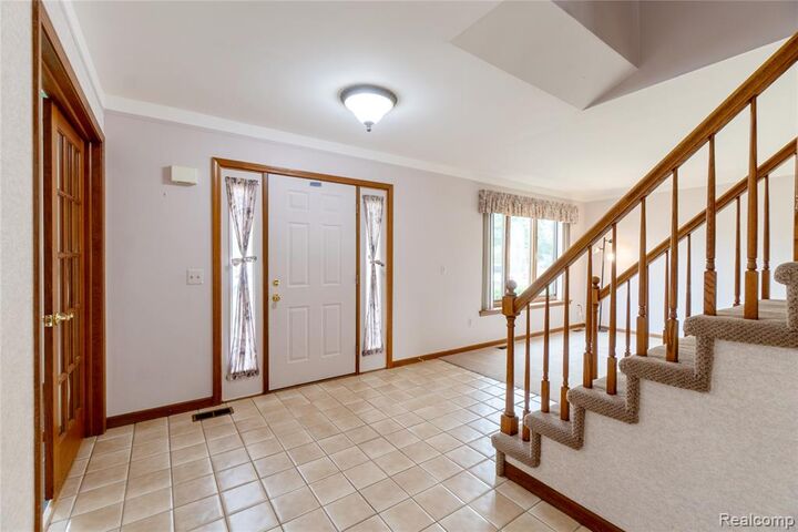 Property Photo:  19678 Ashley Court  MI 48152 4025 