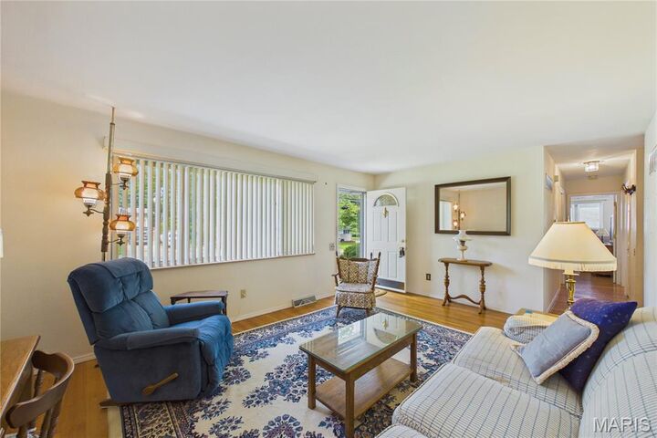 Property Photo: 1560 Starling Drive MO 63031