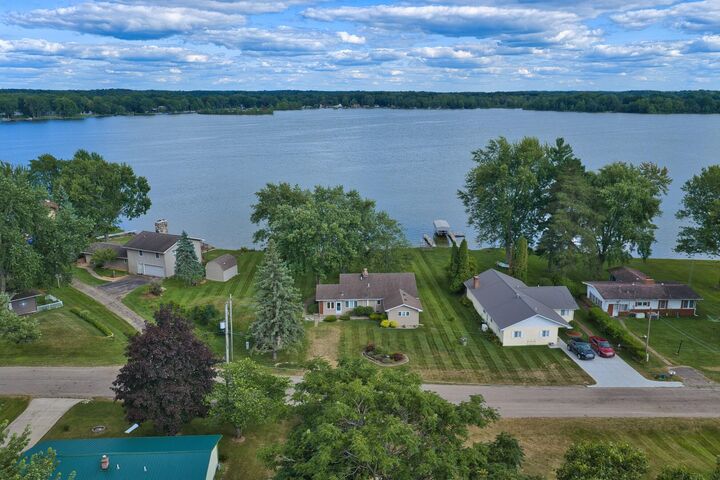 Property Photo: 201 Lakeside Drive MI 49082