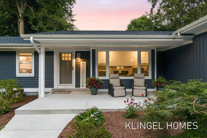 Property Photo: 1371 Edgewood Drive MI 49424