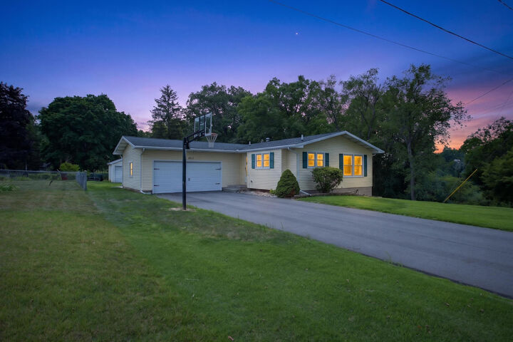 Property Photo: 1617 Duguid Road MI 49203