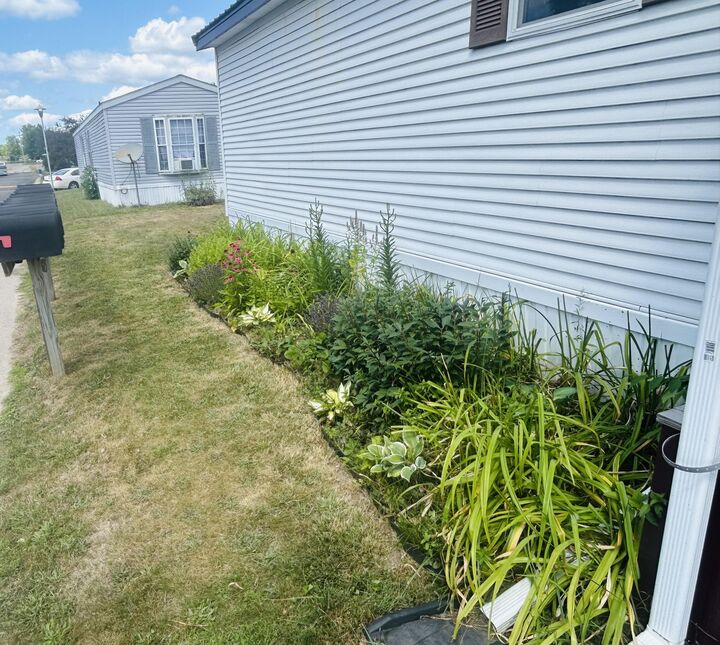 Property Photo: 1219 Royal Drive MI 49412