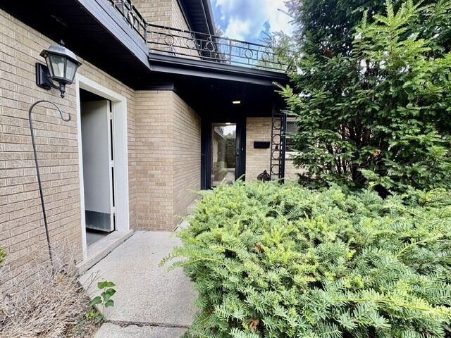 Property Photo: 512 Karey Court IL 60091