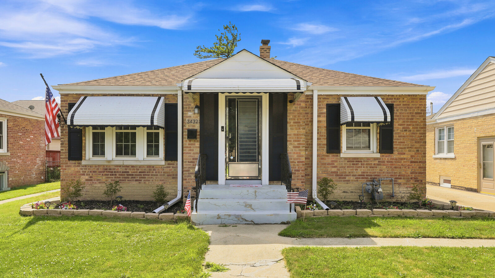 Property Photo: 3432 Lonnquist Drive IL 60131