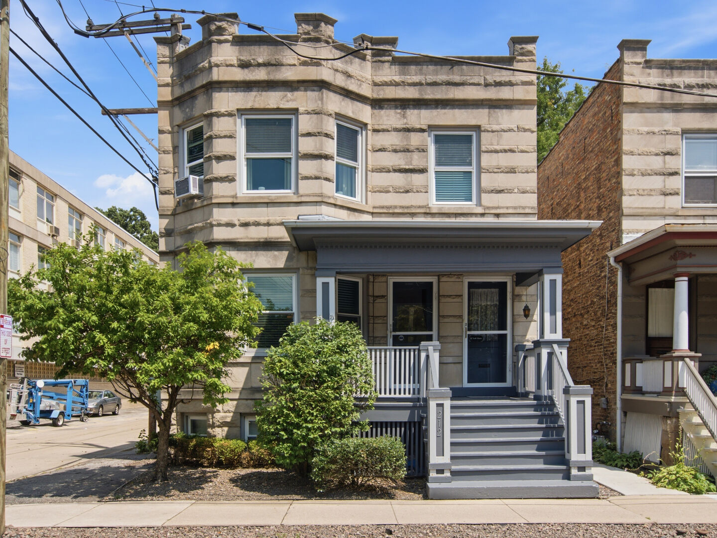 Property Photo: 212 N Marion Street IL 60302