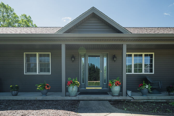 Property Photo:  800 Burgess Drive  IL 61373 