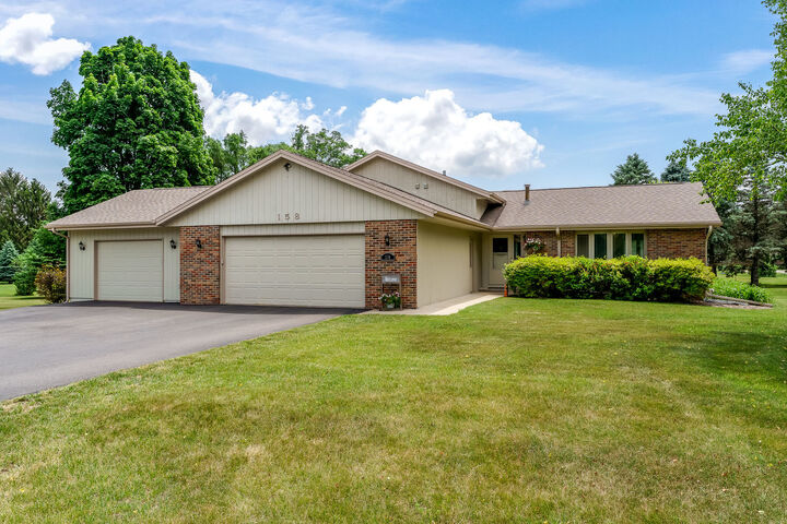 Property Photo:  