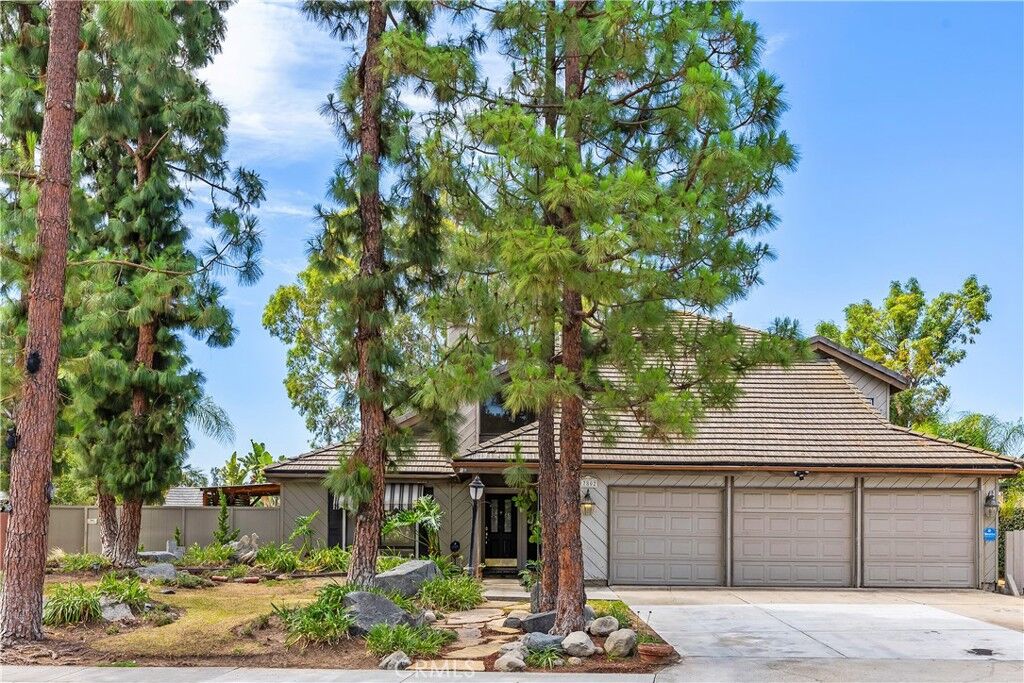 Property Photo: 17802 La Entrada CA 92886