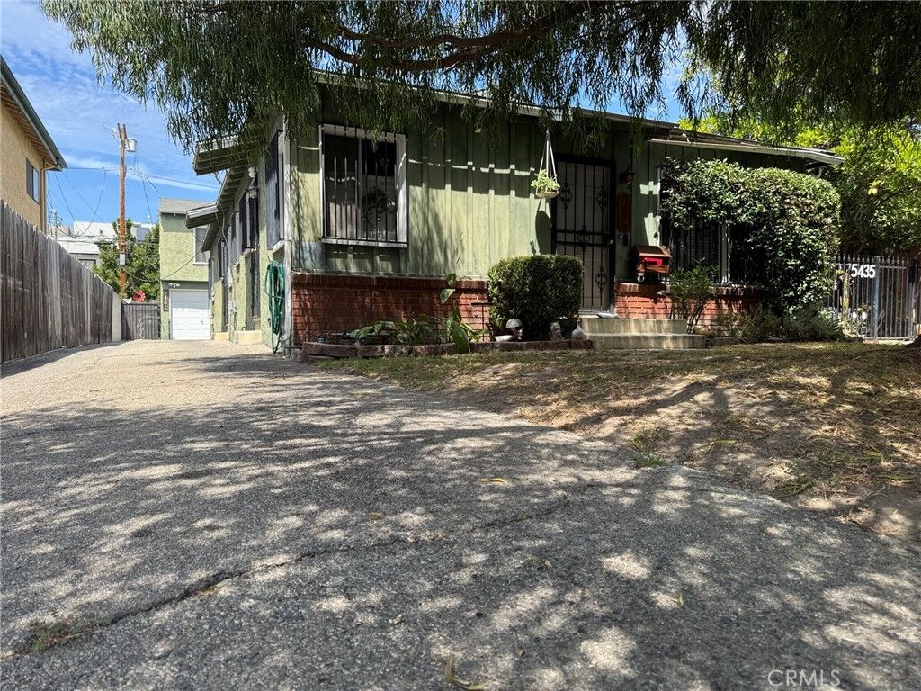 Property Photo:  5431 Troost  CA 91601 
