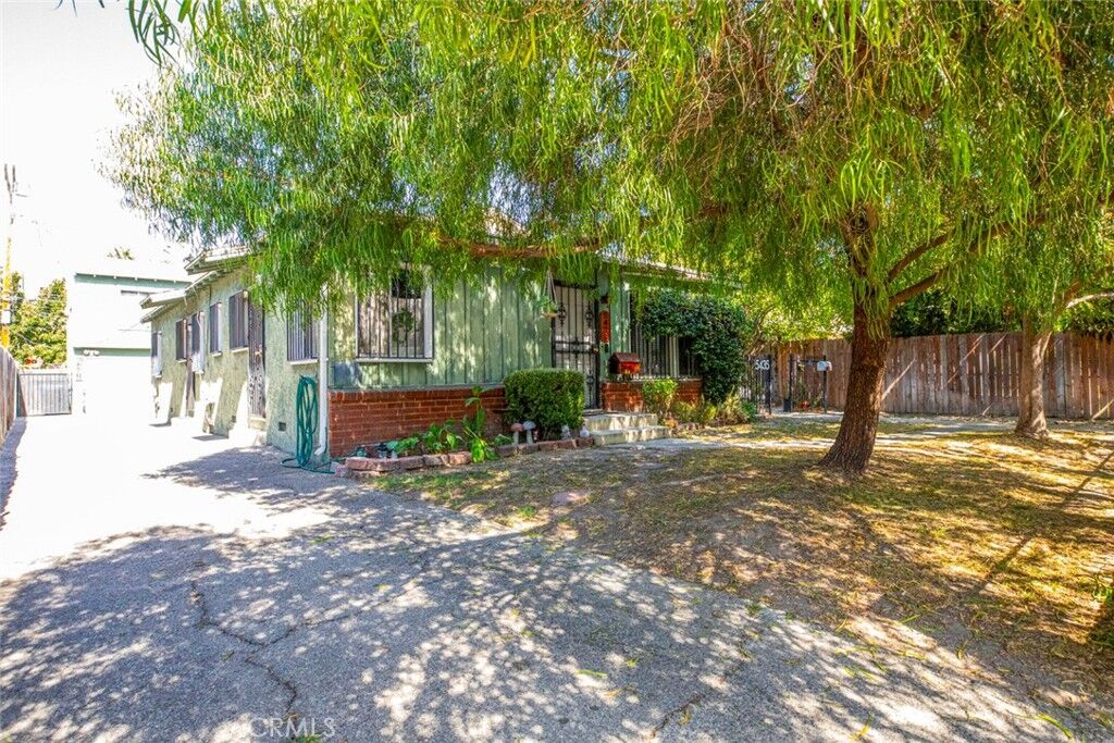 Property Photo:  5431 Troost  CA 91601 