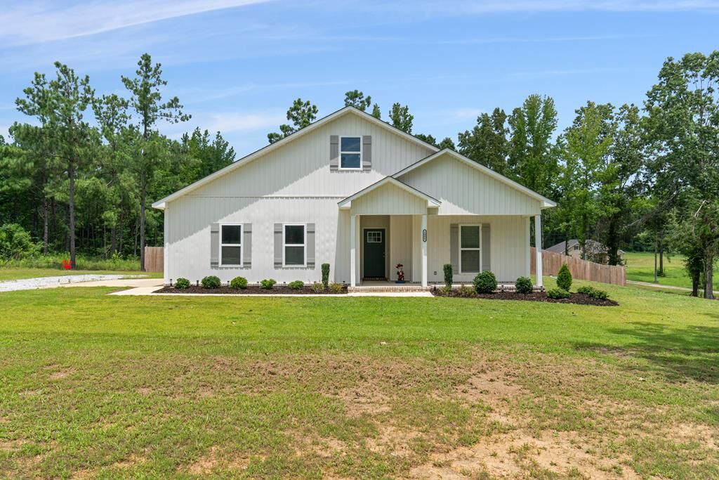 Property Photo:  1005 Lynnlee Lane  MS 38650 