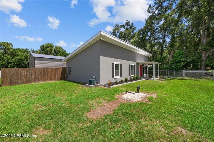 Property Photo:  219 Halsey Street  FL 32177 