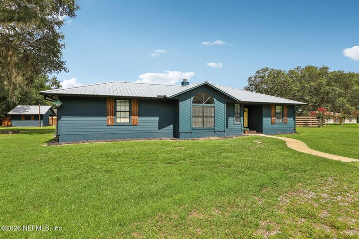 Property Photo: 147 Dow Court FL 32043