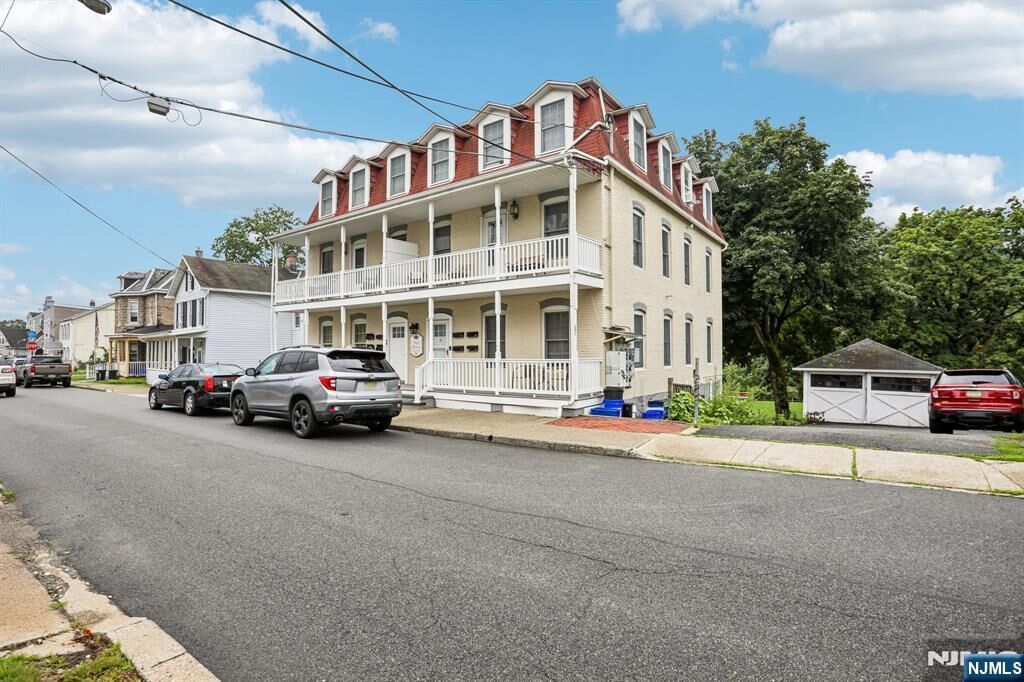 Property Photo:  49-51 Wall Street 4  NJ 07866 