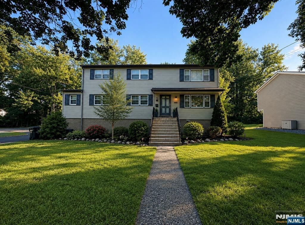 Property Photo:  84 Colgate Avenue  NJ 07652 