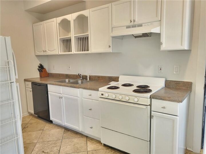 Property Photo: 1103 Third Street A LA 70130