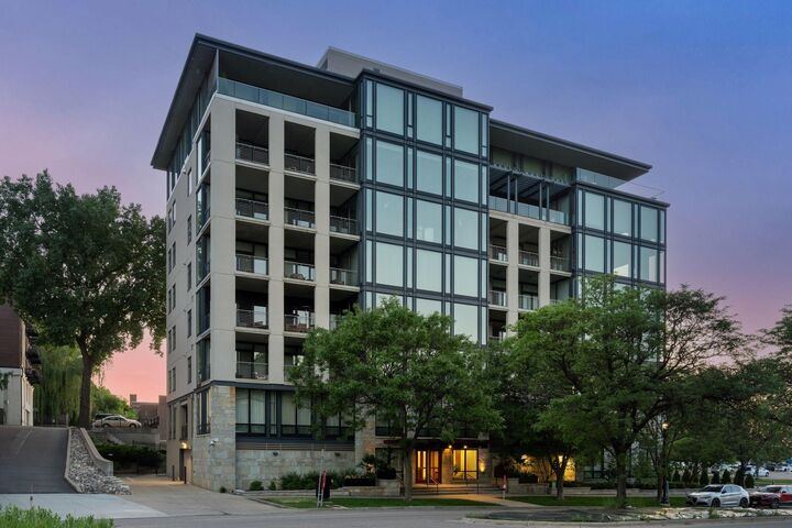 Property Photo: 301 Kenwood Parkway 601 MN 55403