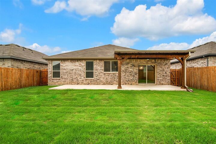 Property Photo: 1021 Waverly Drive TX 75495