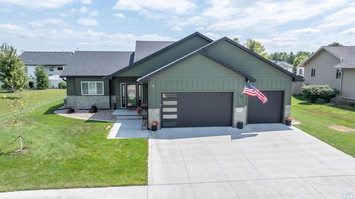 Property Photo:  210 Elm Street  IA 51055 