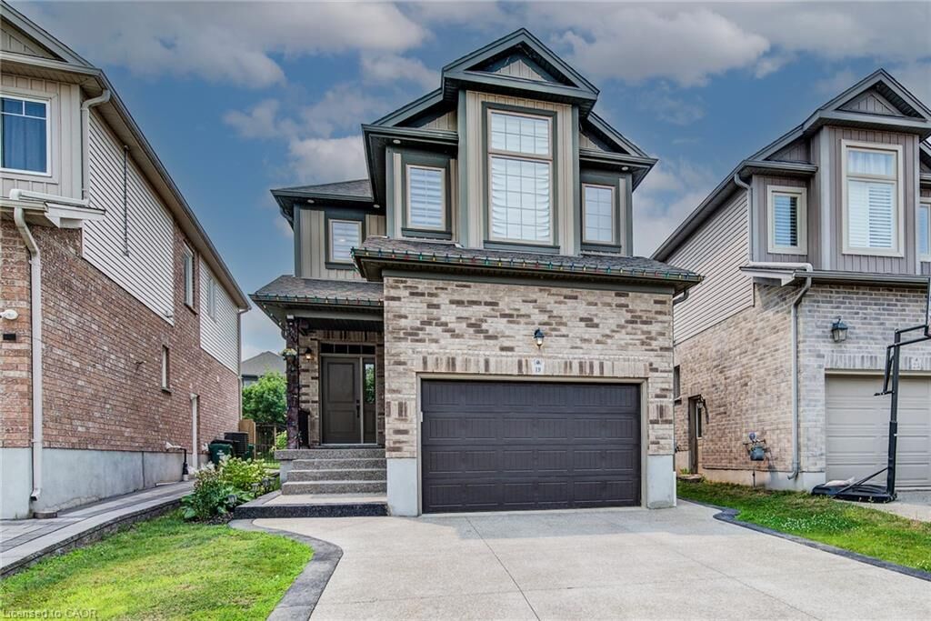 Photo de la propriété: 19 Springcreek Street ON N2A 0G3