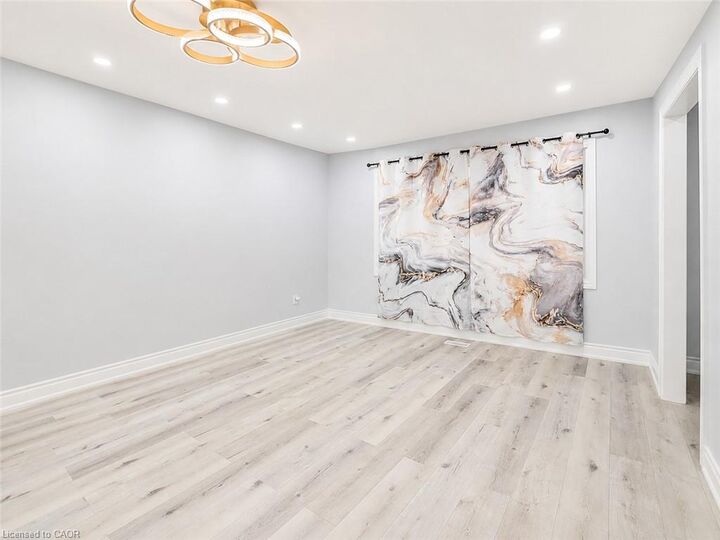 Property Photo:  117 Markwood Drive 1  ON N2M 2H3 