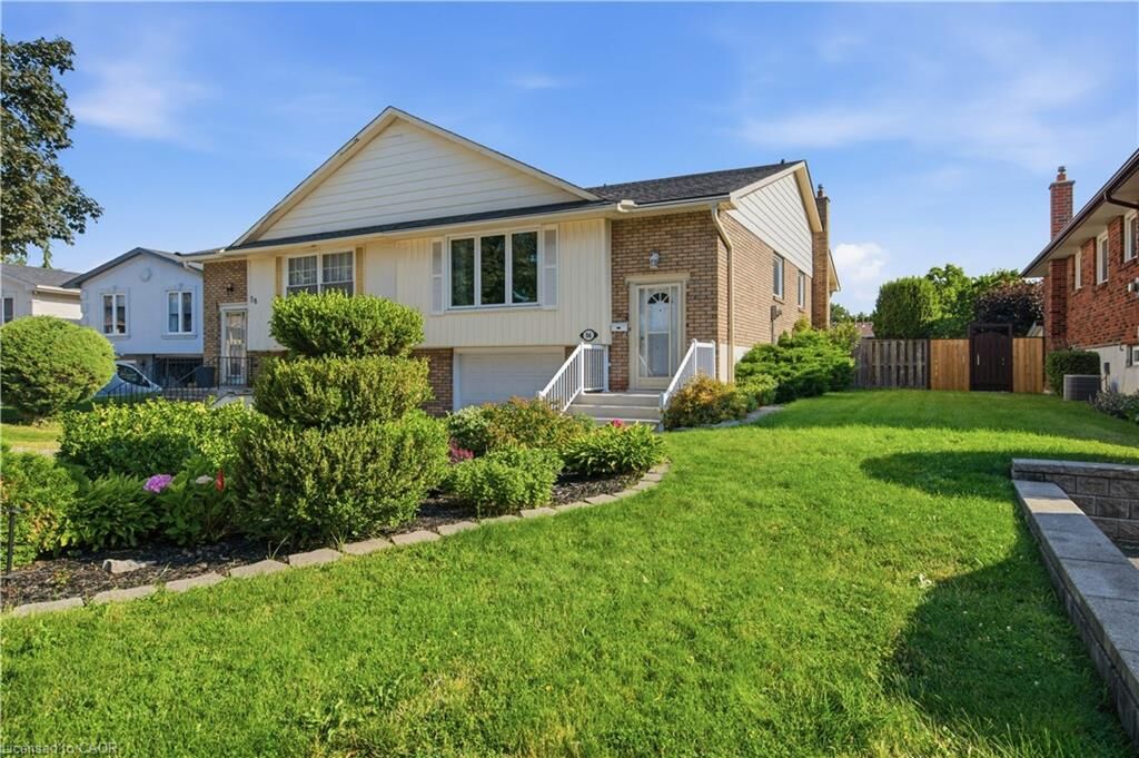 Property Photo: 56 Brookstream Court ON L8K 6J2