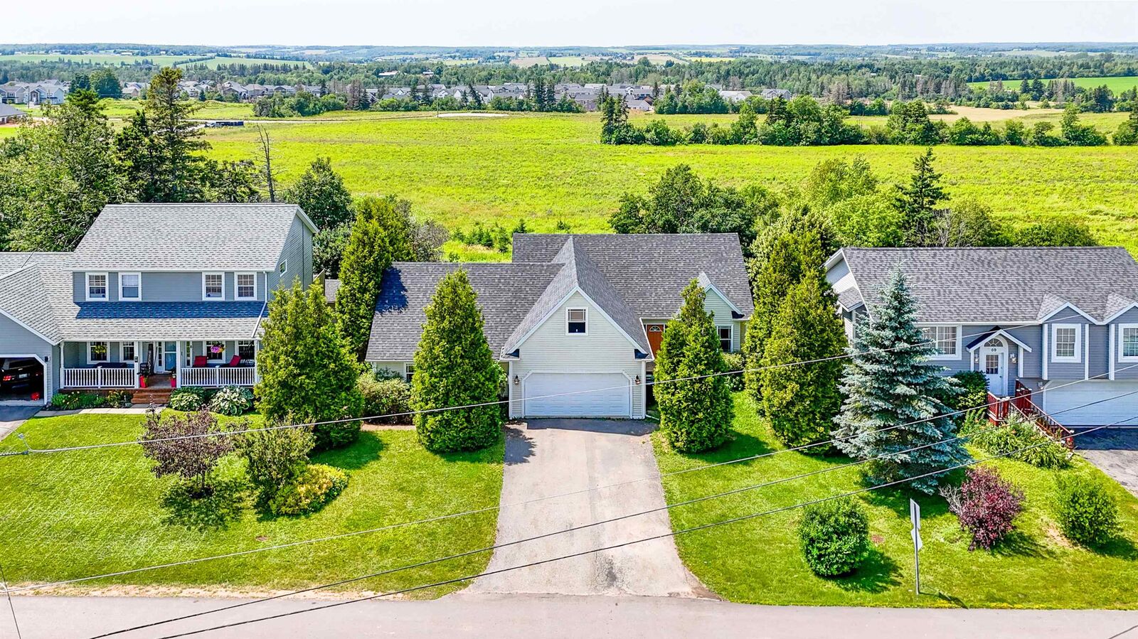 Property Photo: 65 Alderwood Avenue PE C1A 7J9
