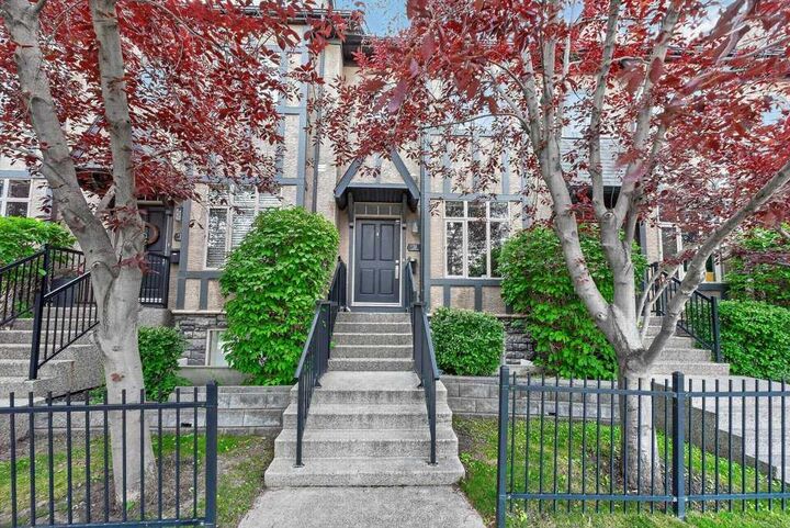 Property Photo:  6 Scarpe Drive SW 20  AB T2T 6P2 