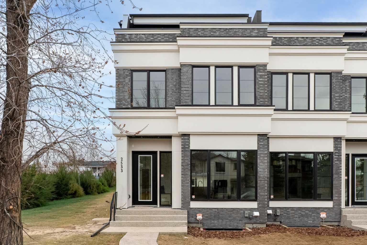 Property Photo: 2533 2 Avenue NW AB T2N 0H7