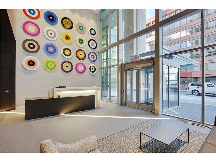 Property Photo: 901 10 Avenue SW 807 AB T2R 0B5
