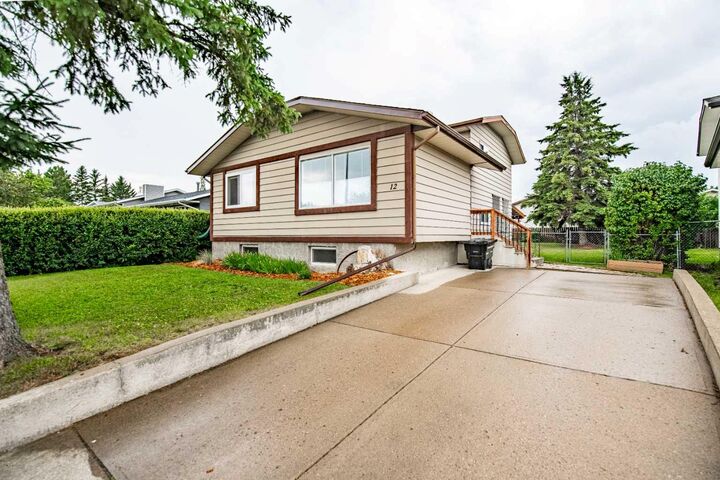 Property Photo: 12 Opal Close AB T4L 1P9