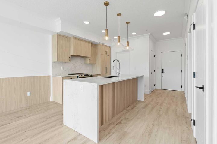 Property Photo:  370 Dieppe Drive SW 311  AB T3E 0E6 