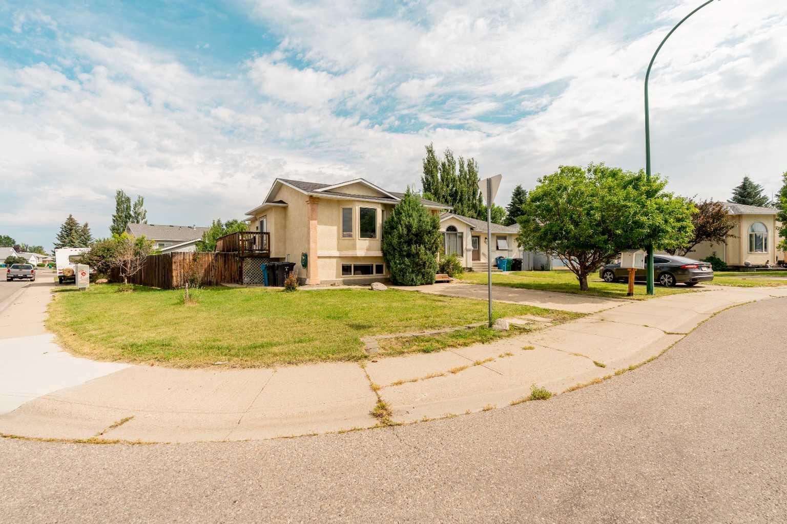 Property Photo: 194 Mt Blakiston Road W AB T1K 6M5