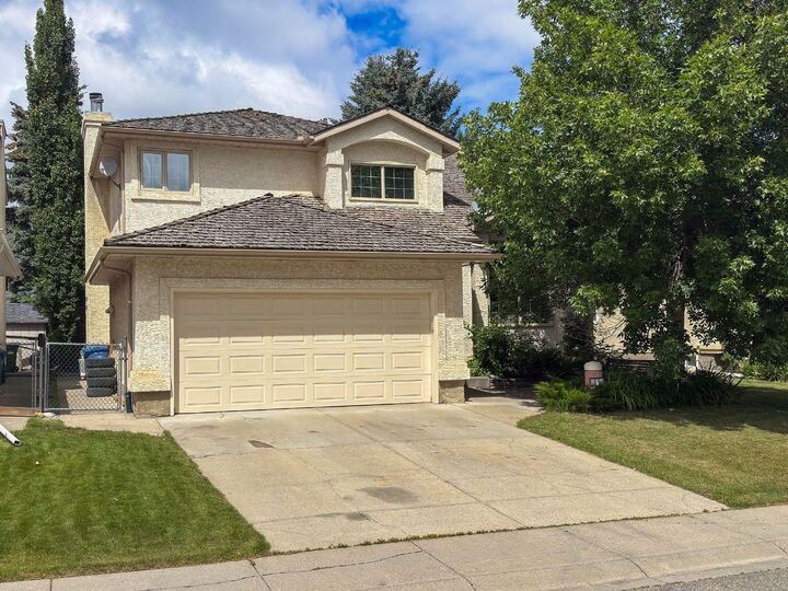 Property Photo: 55 Hampshire Grove NW AB T3A 4Y7