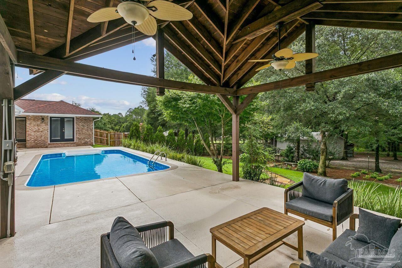 Property Photo:  3055 Wallace Lake Rd  FL 32571 
