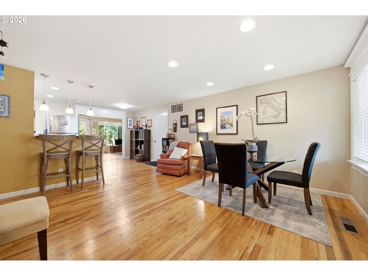 Property Photo: 17902 Belmore Ave OR 97035
