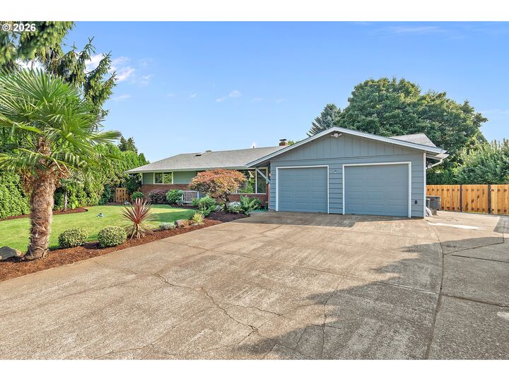 Property Photo: 128 NE 12th Ave OR 97013