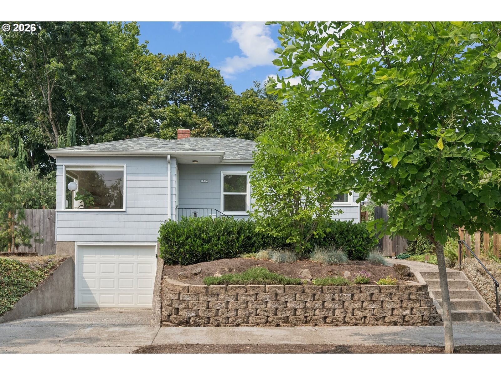 Property Photo:  1519 N Jarrett St  OR 97217 