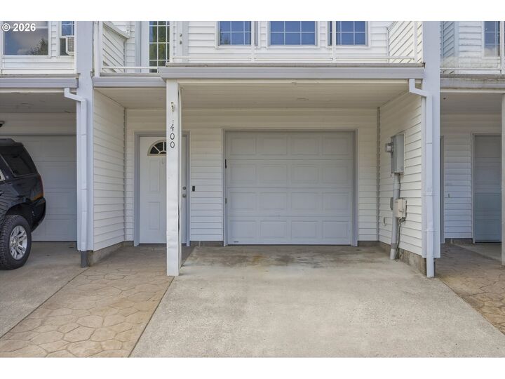 Property Photo:  400 SE 2nd St  OR 97060 
