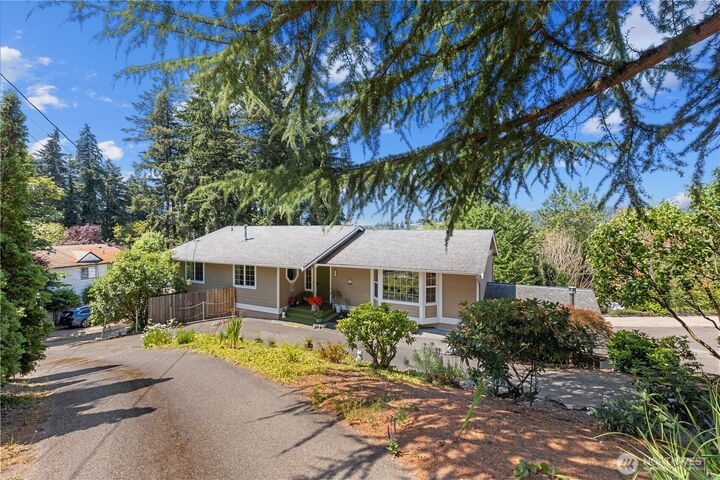 Property Photo: 802 Milton Way WA 98354