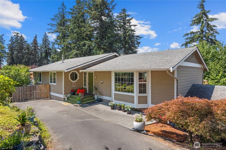 Property Photo:  802  Milton Way  WA 98354 
